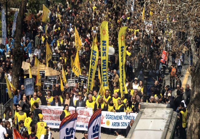  MEB önünde 'yaşam nöbeti' başladı