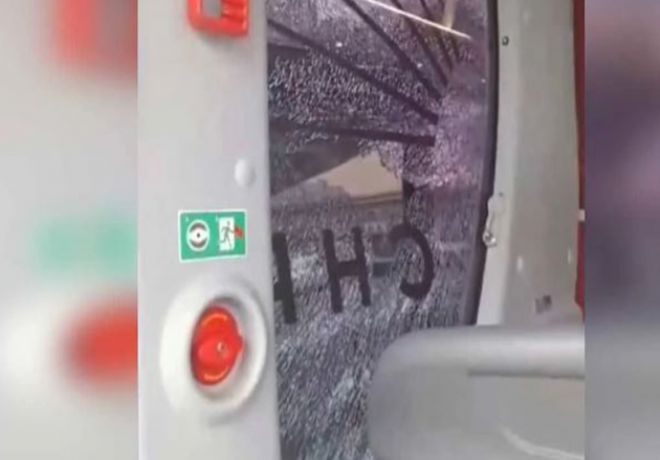 CHP otobüsüne Trabzon'da saldırı